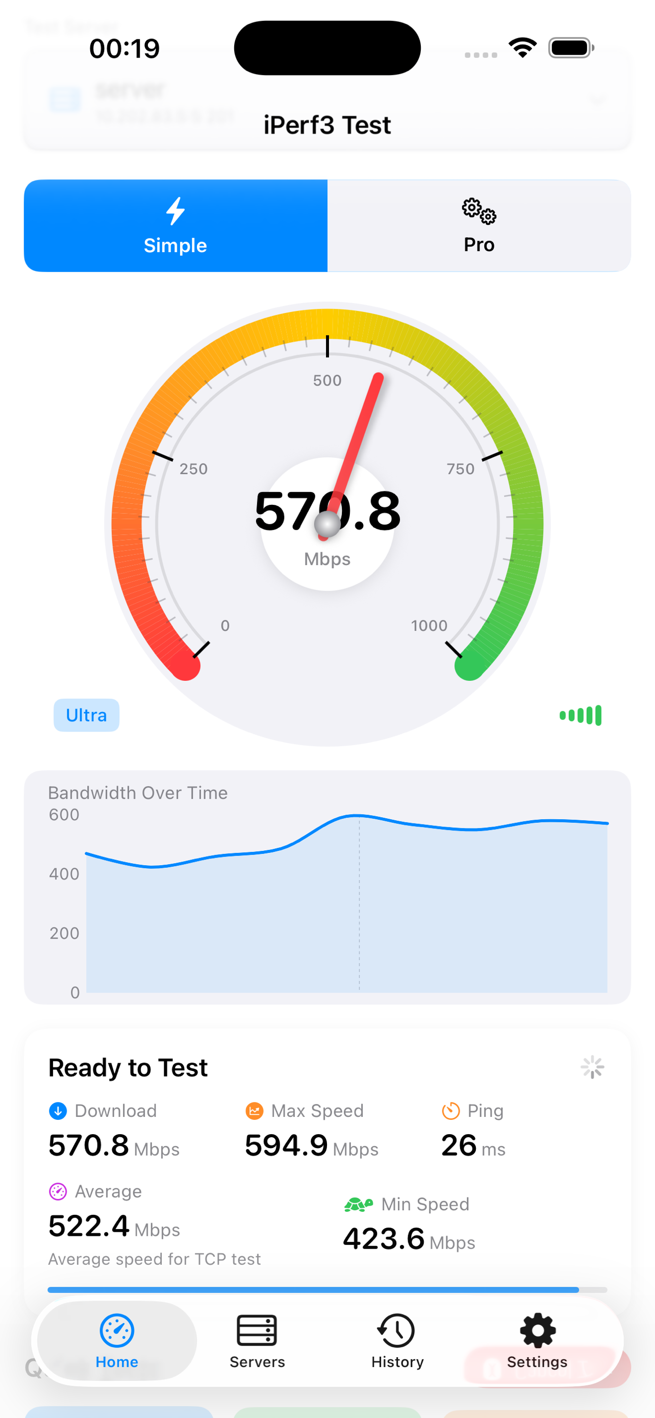 iPerf3 app home screen showing real-time network speedometer on iPhone